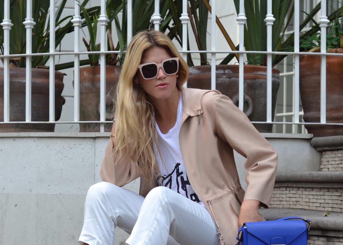 Blue details in Longchamp