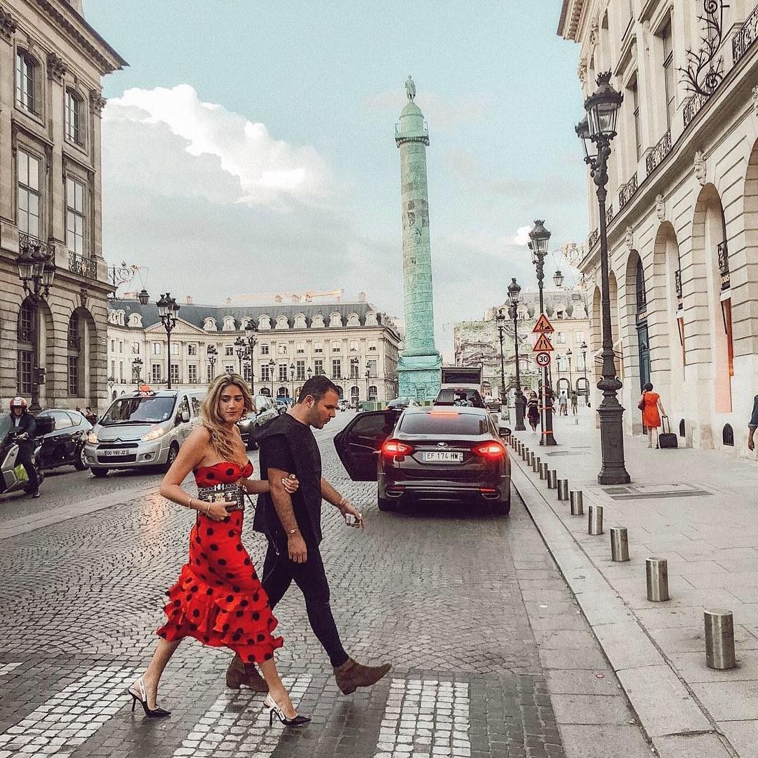 ON THE STREETS OF THE PARIS HAUTE COUTURE SHOWS